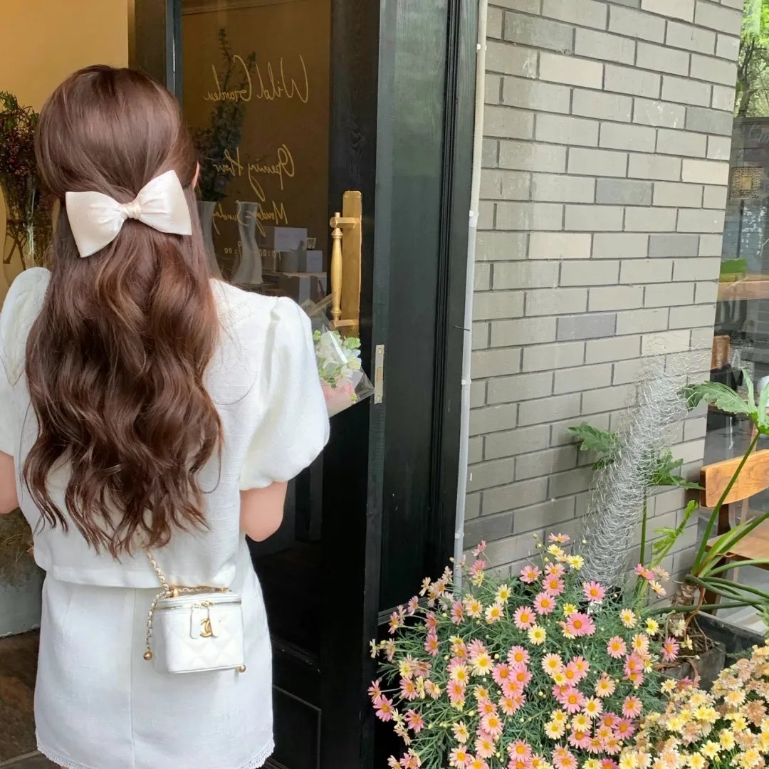 蓝色眼影